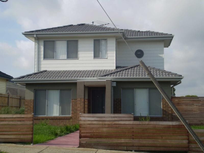 1/17 Mackinnon Grove, Glenroy VIC 3046