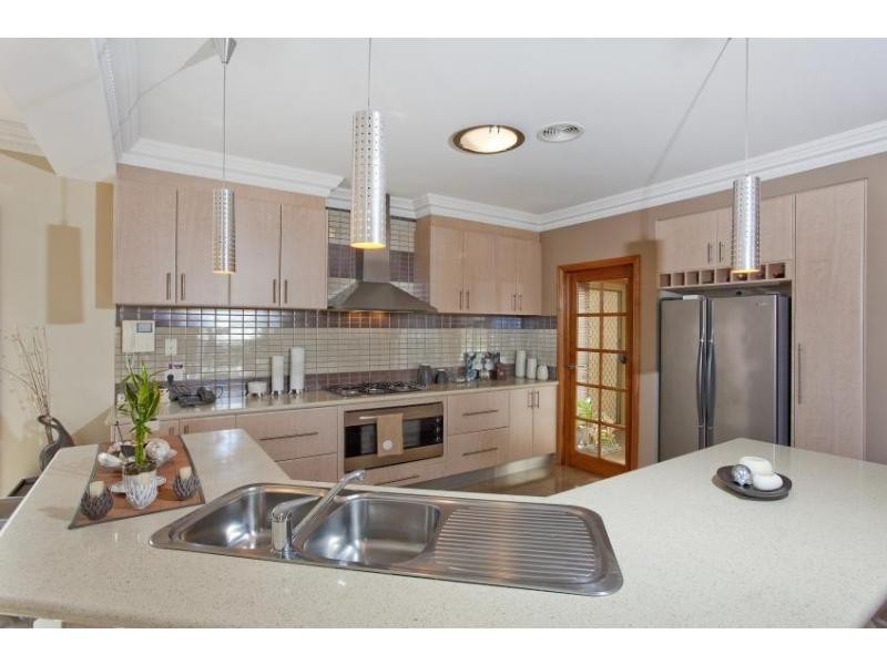 106 Royal Terrace, Craigieburn VIC 3064