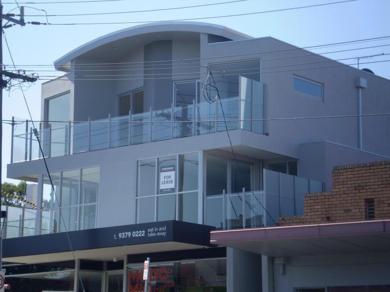 1/68 Woodland Street, Strathmore VIC 3041