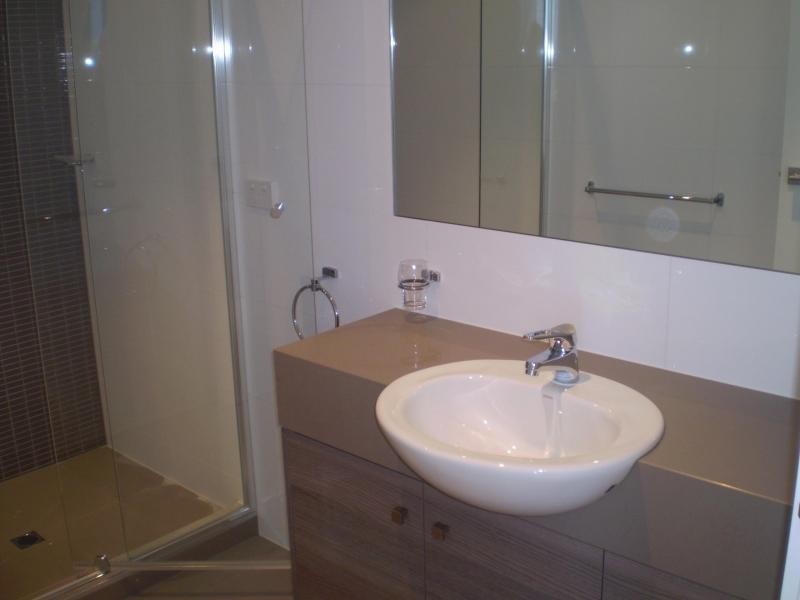 1/68 Woodland Street, Strathmore VIC 3041