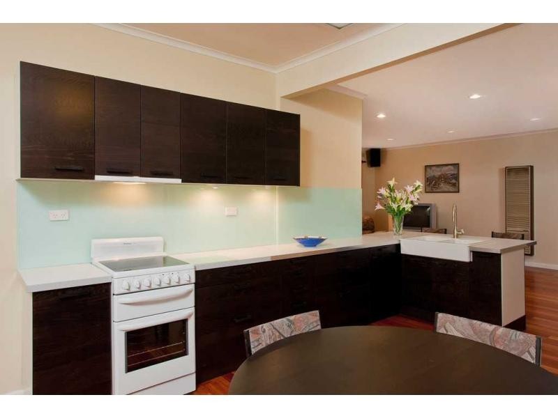 75 Hillsyde Parade, Strathmore VIC 3041