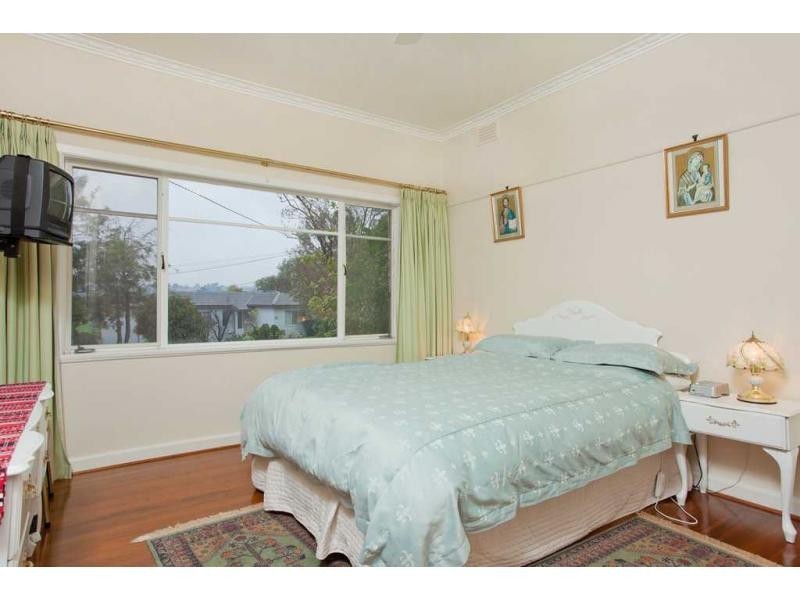 75 Hillsyde Parade, Strathmore VIC 3041