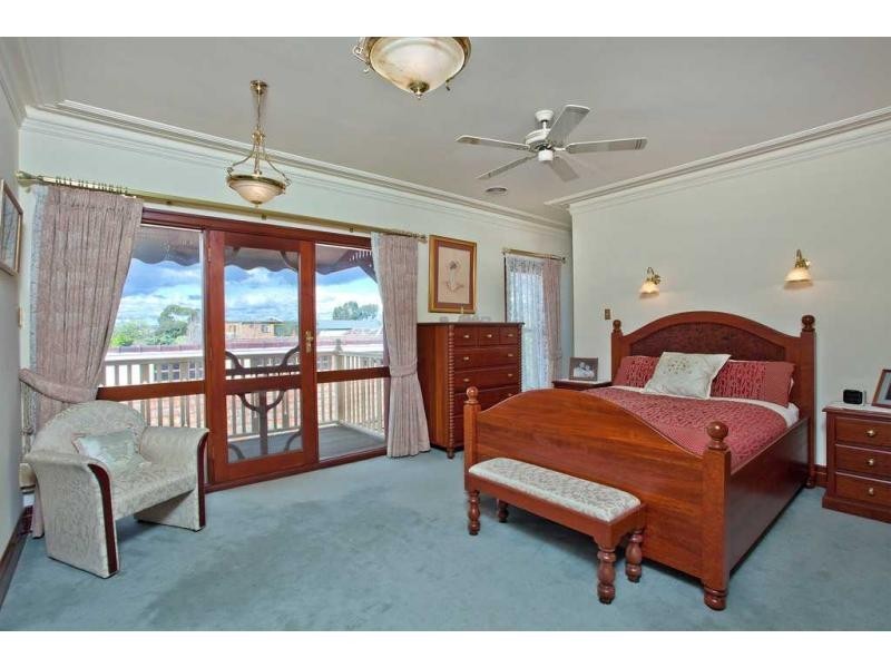 168 Napier Street, Essendon VIC 3040