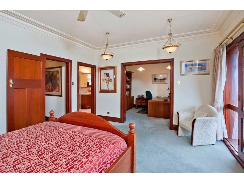 168 Napier Street, Essendon VIC 3040