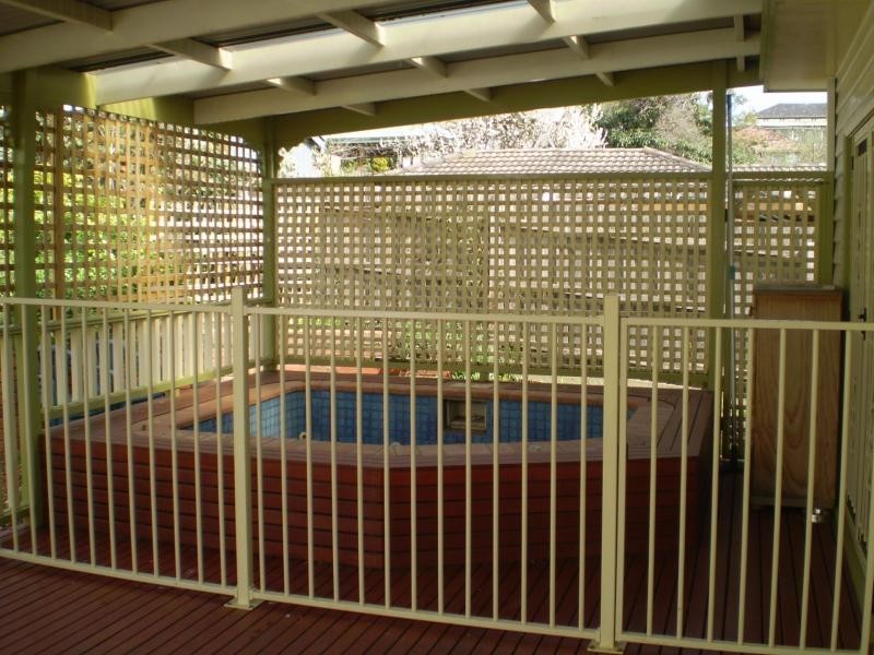 21 Lebanon Street, Strathmore VIC 3041