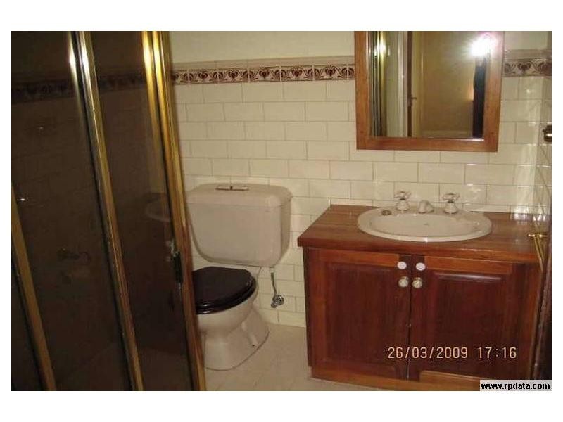 21 Lebanon Street, Strathmore VIC 3041