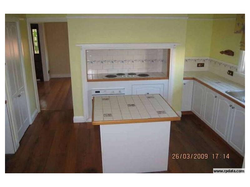 21 Lebanon Street, Strathmore VIC 3041