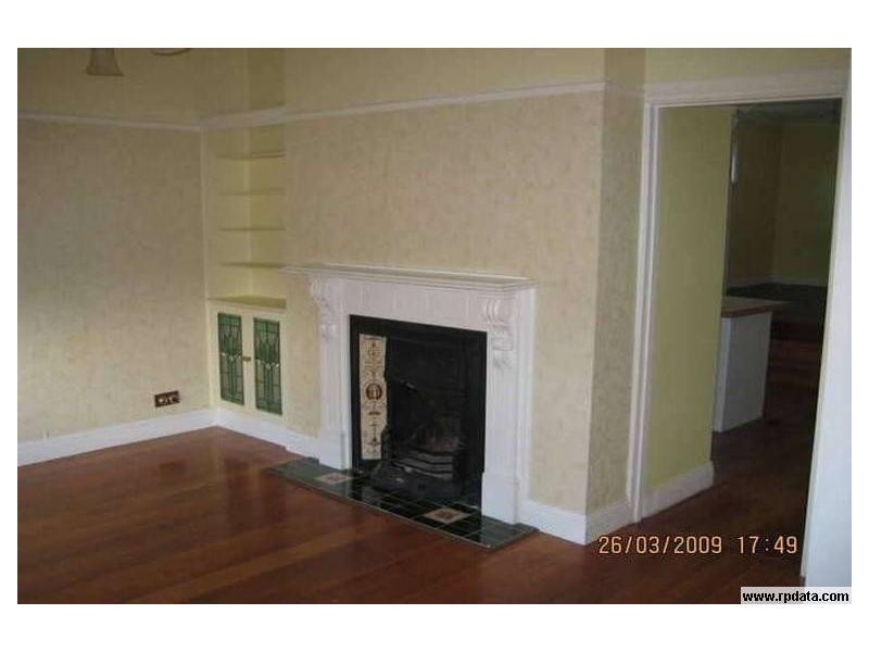 21 Lebanon Street, Strathmore VIC 3041