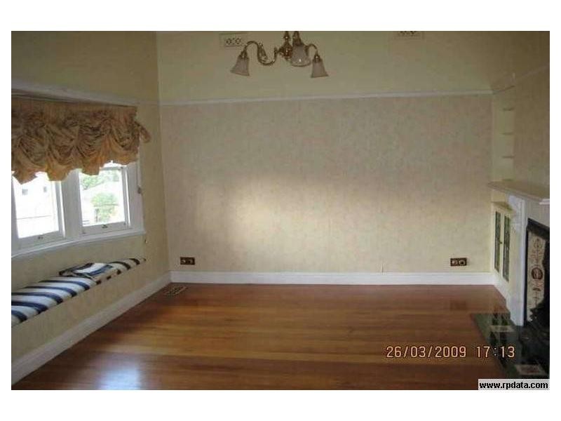 21 Lebanon Street, Strathmore VIC 3041