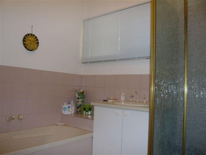 1/16 O’Shannassy Street, Essendon VIC 3040