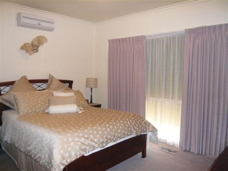 1/16 O’Shannassy Street, Essendon VIC 3040