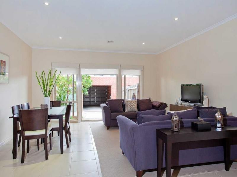 3/3-7 Nerissa Grove, Oak Park VIC 3046