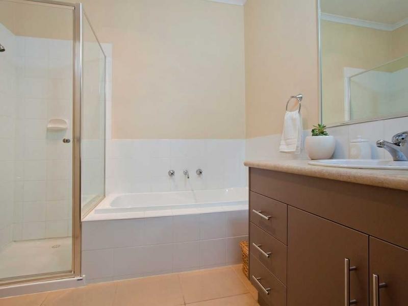 3/3-7 Nerissa Grove, Oak Park VIC 3046