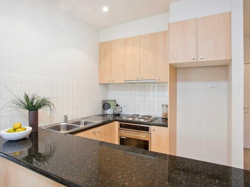 13/2 North Avenue, Strathmore VIC 3041