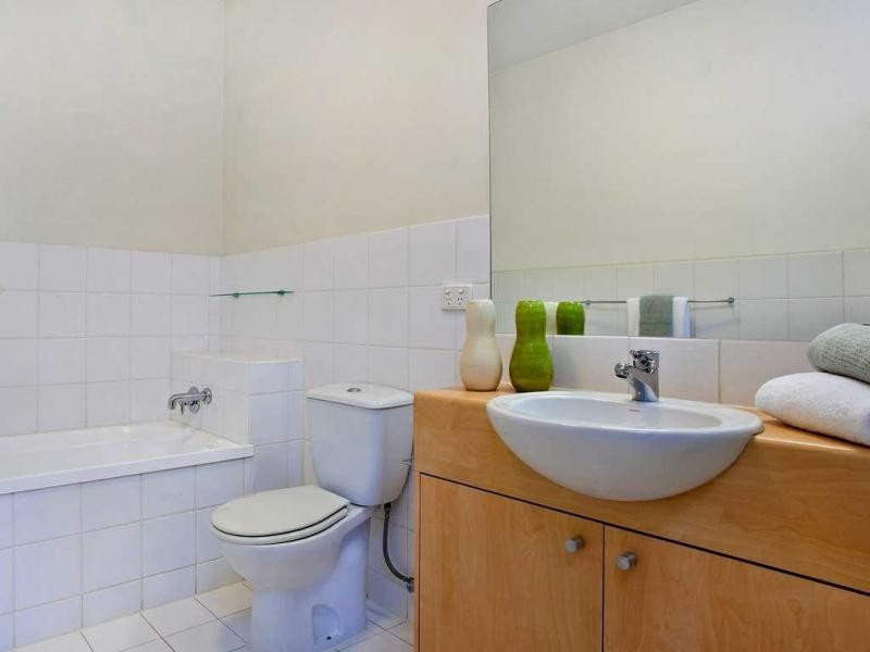 13/2 North Avenue, Strathmore VIC 3041