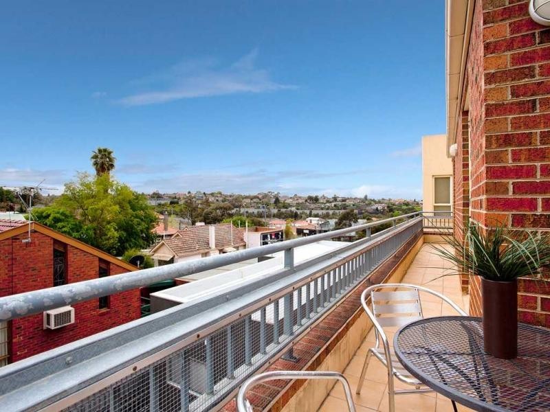 13/2 North Avenue, Strathmore VIC 3041