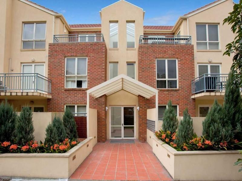 13/2 North Avenue, Strathmore VIC 3041