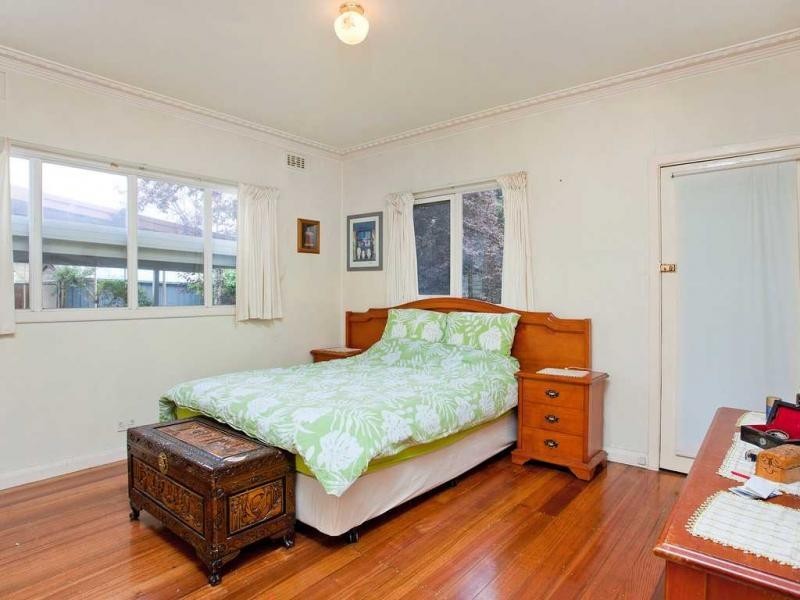5 Main Street, Pascoe Vale VIC 3044