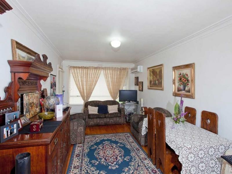 2/16 Woodvale Grove, Essendon VIC 3040