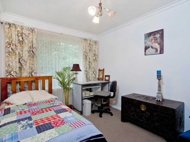 2/16 Woodvale Grove, Essendon VIC 3040