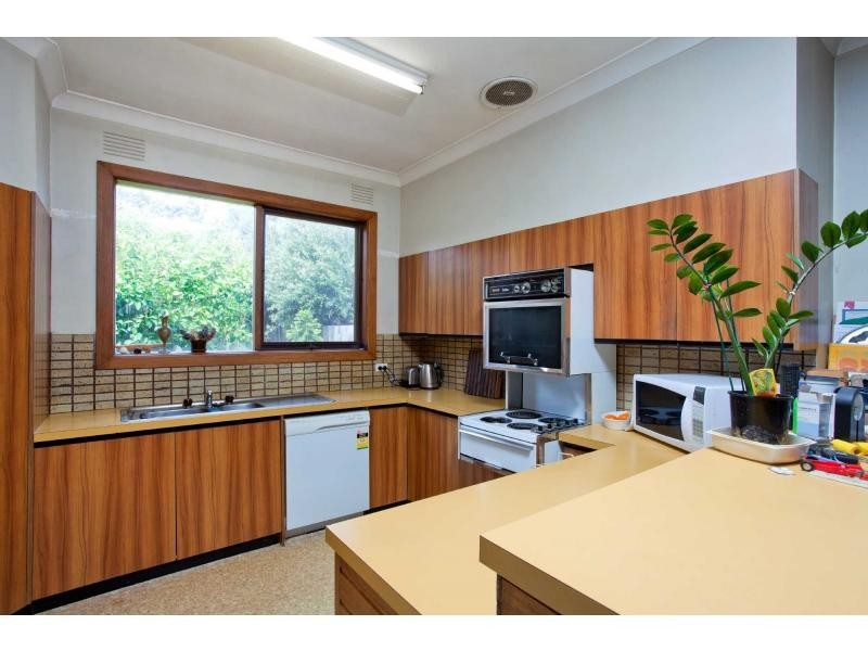 23 Grammar Street, Strathmore VIC 3041