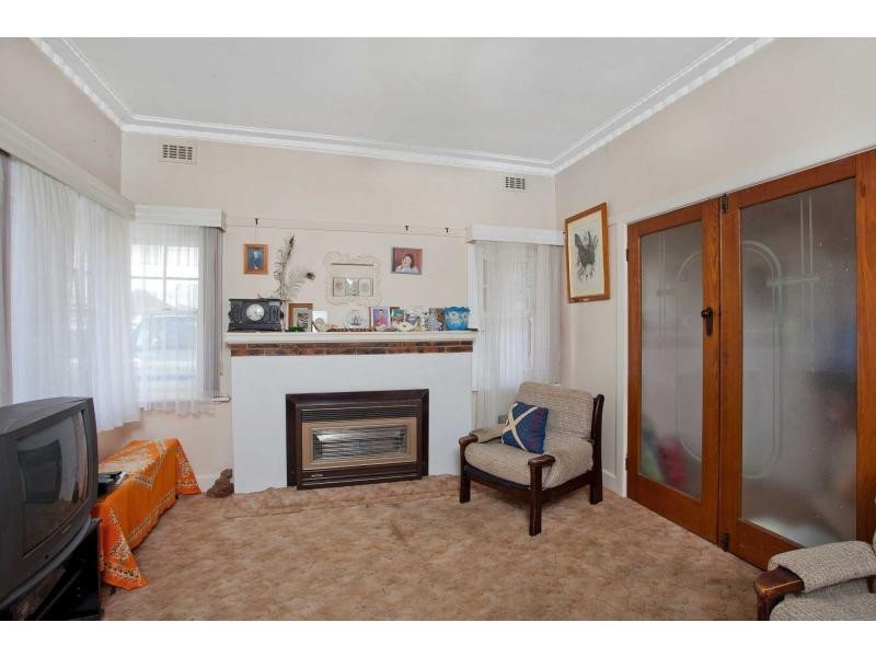 23 Grammar Street, Strathmore VIC 3041