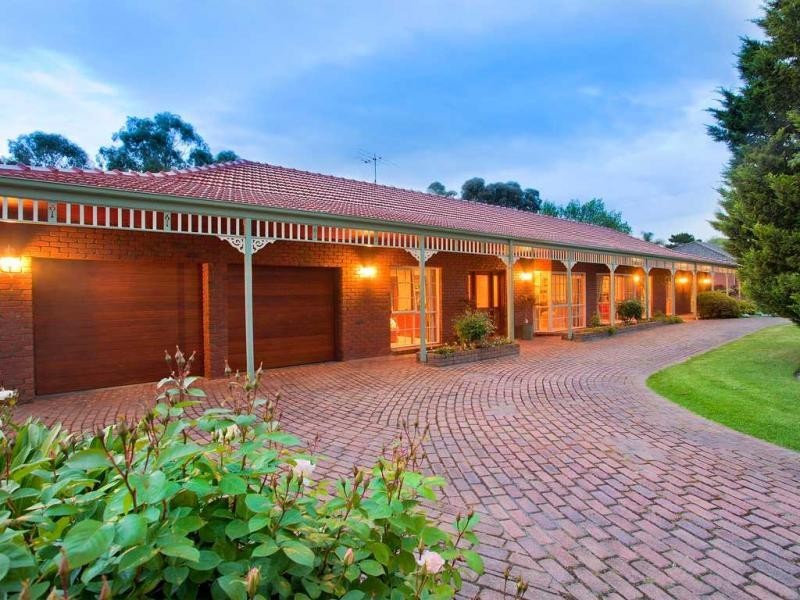 10 Galashiels Terrace, Greenvale VIC 3059