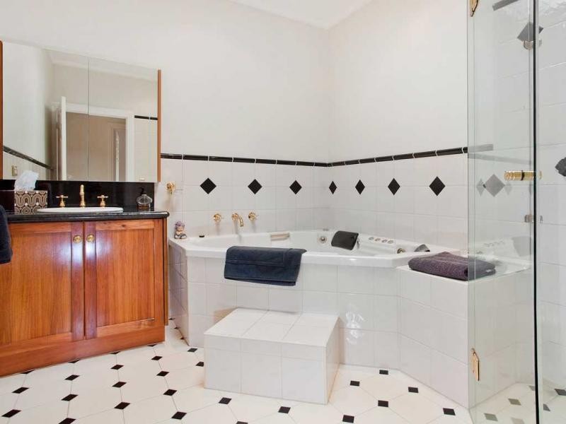 10 Galashiels Terrace, Greenvale VIC 3059