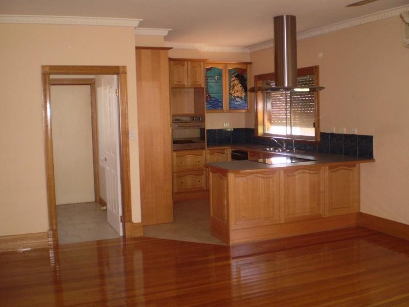 7 Kadana Street, Oak Park VIC 3046