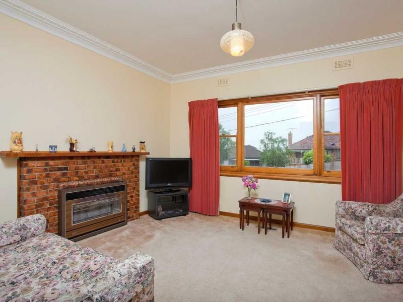 8 View Street, Essendon West VIC 3040