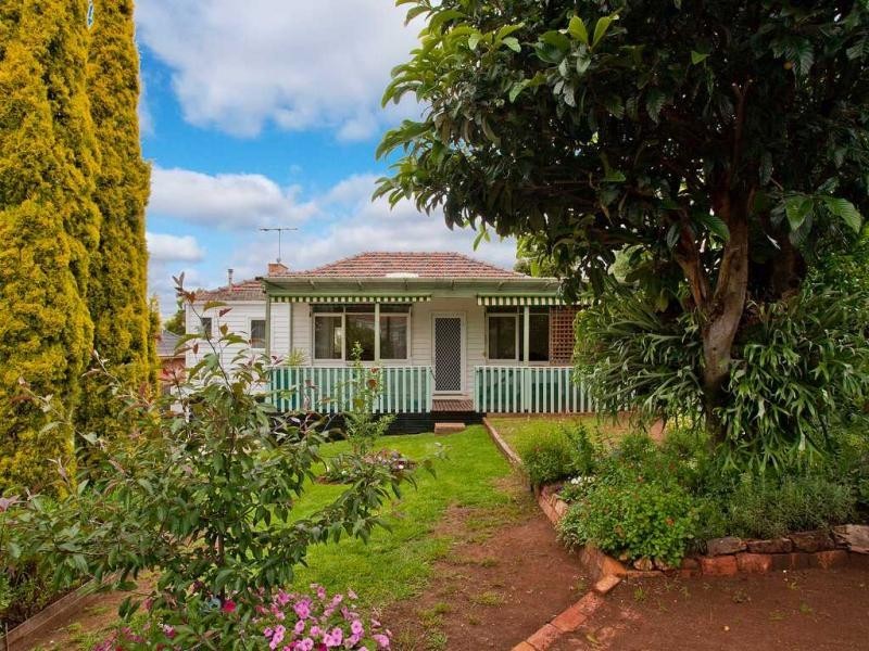 8 View Street, Essendon West VIC 3040