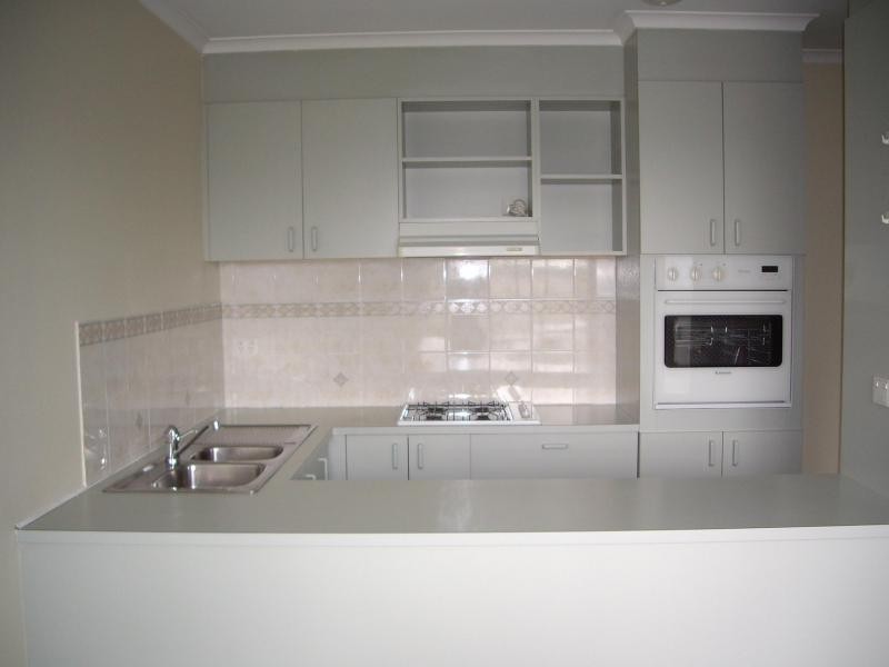 9/2 Ballarat Road, Footscray VIC 3011