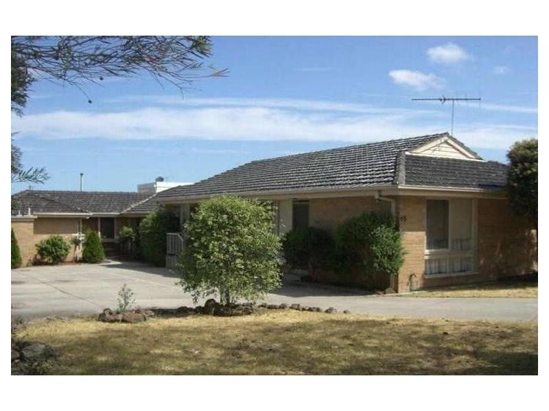 2/45 Balmoral Avenue, Strathmore VIC 3041