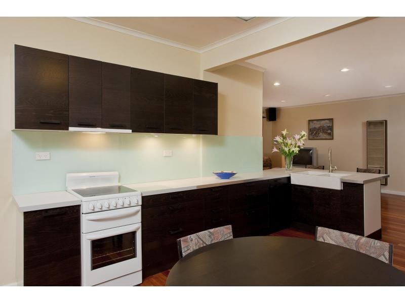 75 Hillsyde Parade, Strathmore VIC 3041