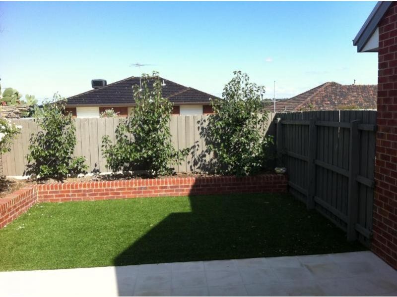 12/3-7 NERISSA Grove, Oak Park VIC 3046