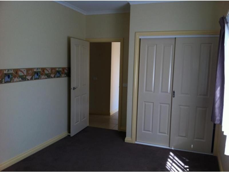 12/3-7 NERISSA Grove, Oak Park VIC 3046