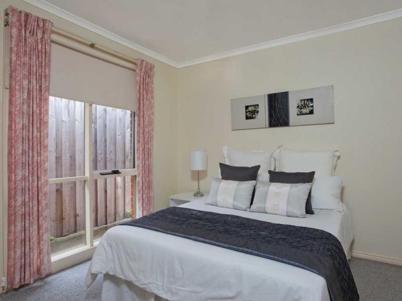 1/45 Roland Avenue, Strathmore VIC 3041