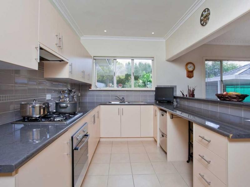 23 Dagonet Street, Strathmore VIC 3041