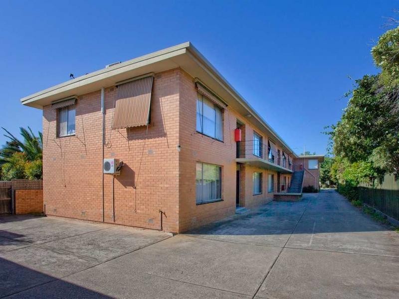 11/18 Fletcher Street, Essendon VIC 3040