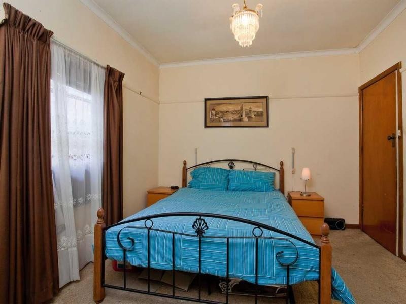 18 Anderson Street, Pascoe Vale South VIC 3044