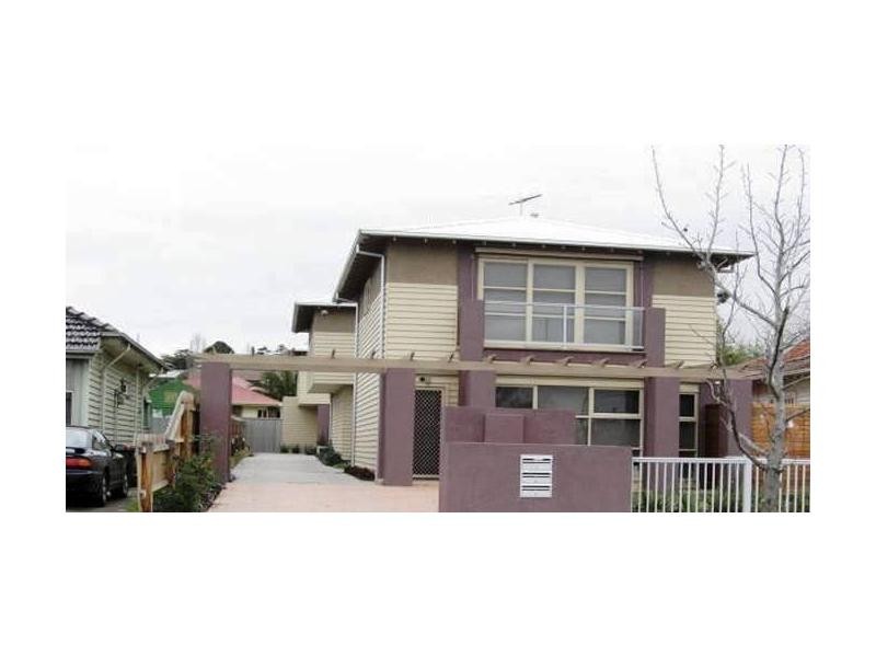 2/13 Cameron Road, Essendon VIC 3040