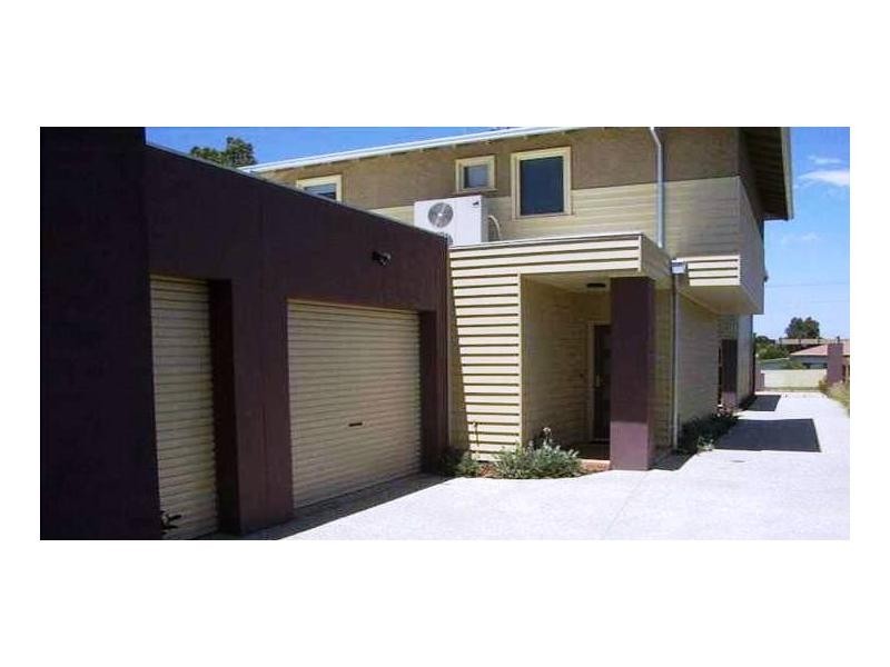 2/13 Cameron Road, Essendon VIC 3040