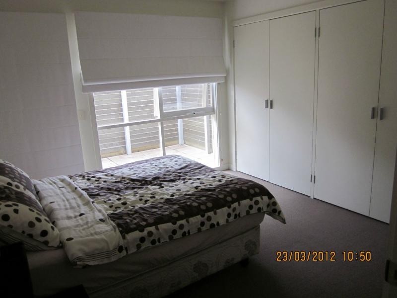 2/13 Cameron Road, Essendon VIC 3040