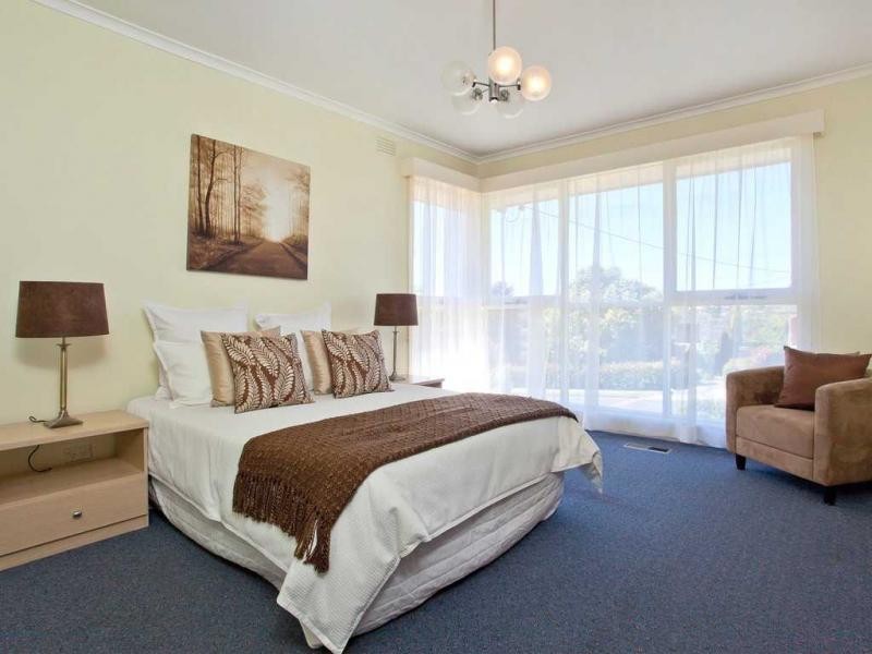 13 Woolart Street, Strathmore VIC 3041