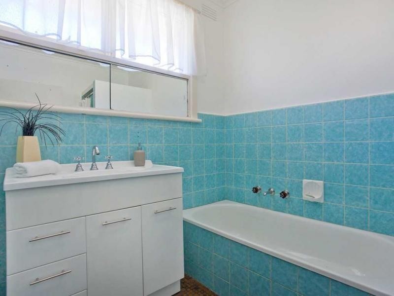 13 Woolart Street, Strathmore VIC 3041