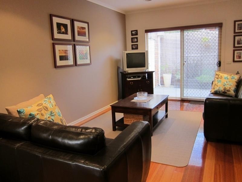 2/23 LEX Grove, Oak Park VIC 3046