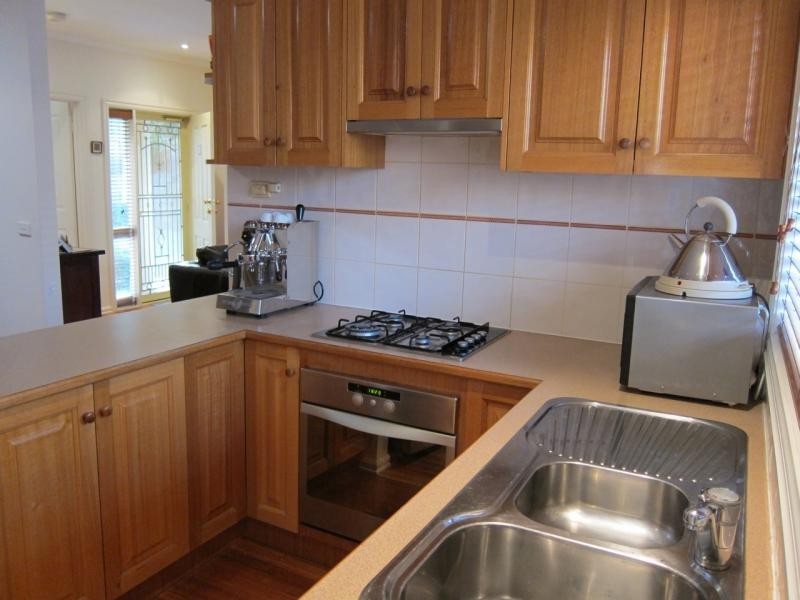 2/23 LEX Grove, Oak Park VIC 3046