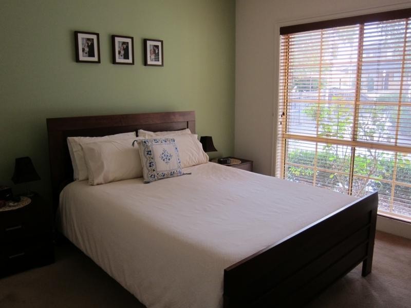 2/23 LEX Grove, Oak Park VIC 3046