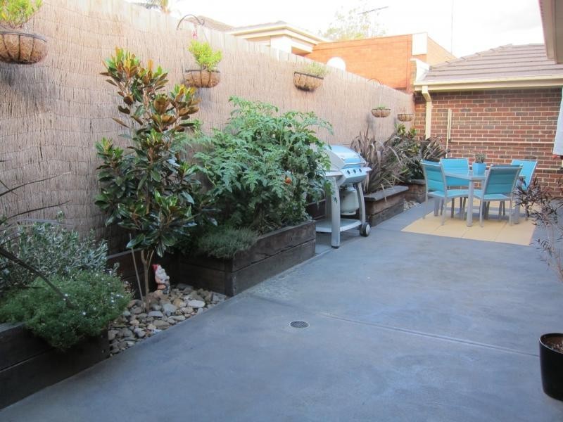 2/23 LEX Grove, Oak Park VIC 3046