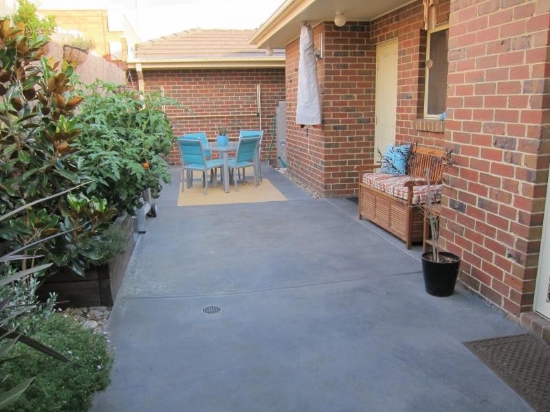 2/23 LEX Grove, Oak Park VIC 3046